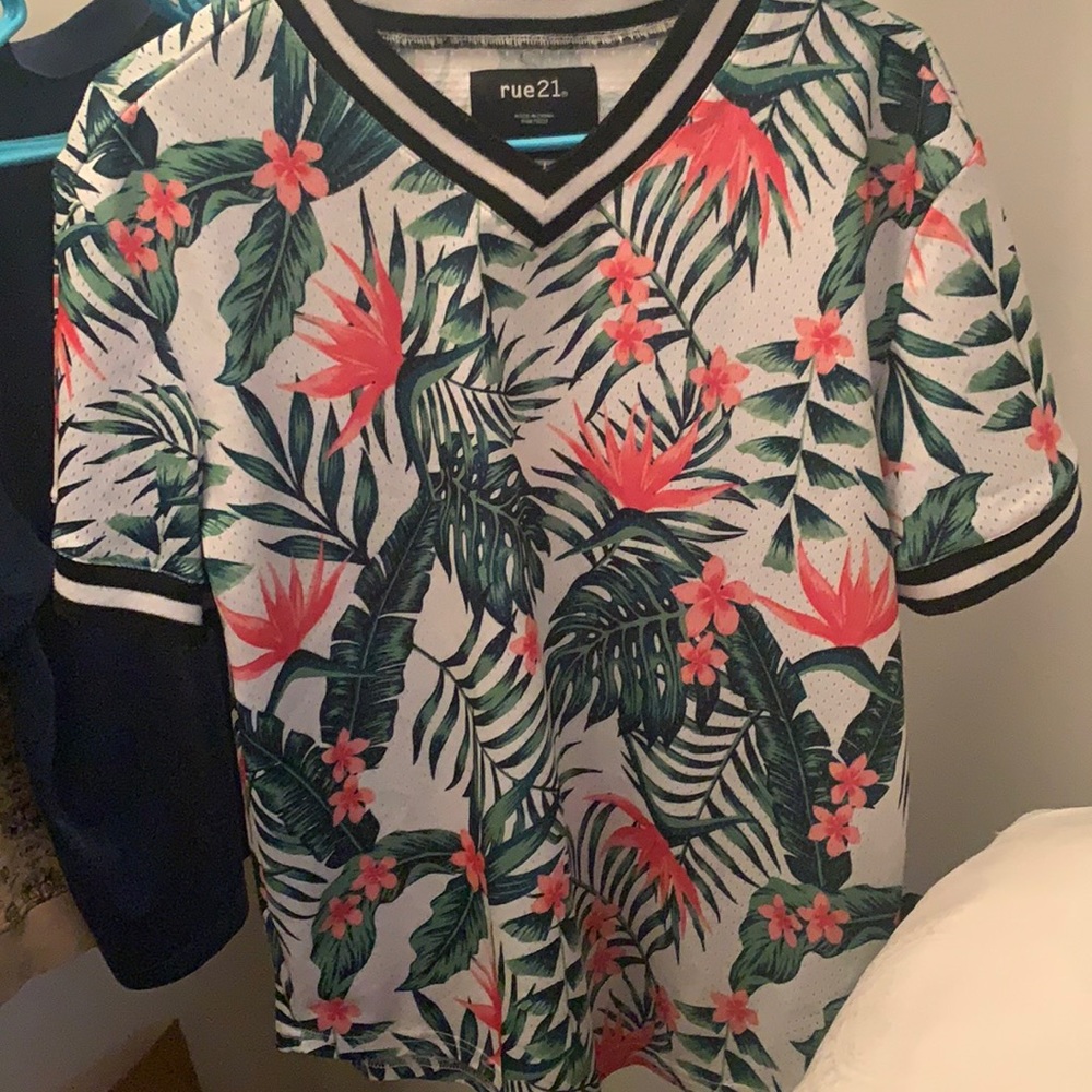 A tropical t shirt (: